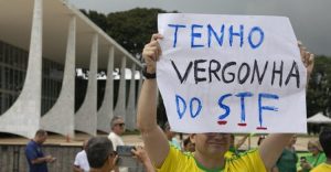 Pedido para destituir ministros do STF é recorde